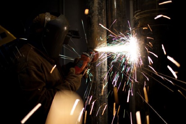 Centro Studi Confindustria: aumenta la produzione industriale in novembre, +0,6% dopo +0,8% in ottobre