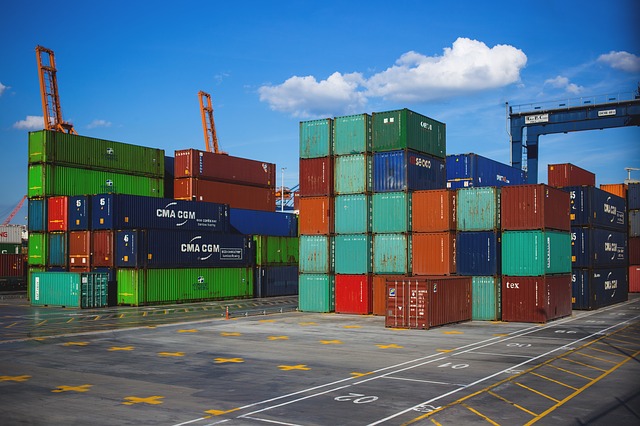 Commercio estero extra Ue: in calo l’export, aumenta l’import
