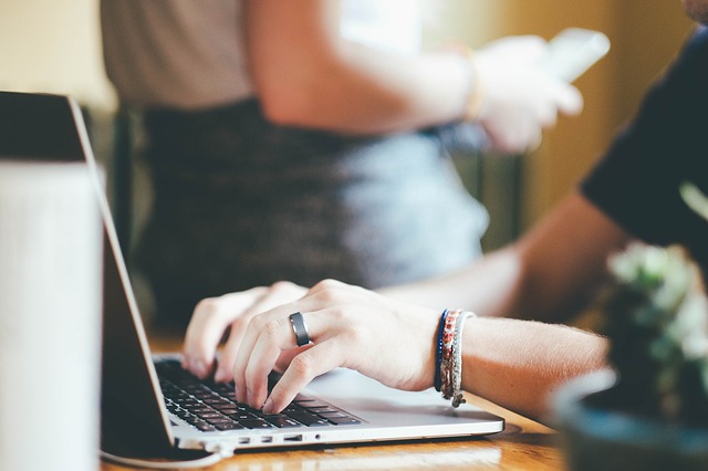  Cittadini e imprese ancora indietro sulle competenze digitali