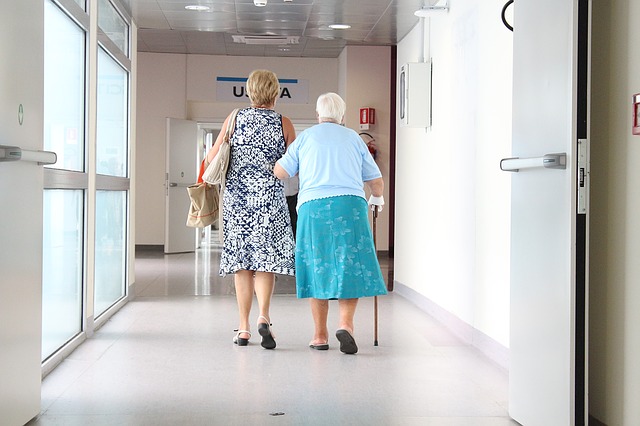 Italia al 17° posto in Ue a 28 per spesa per giovani e famiglie. Per 1 euro speso per famiglie e giovani si spendono 11,34 euro per pensioni e sanità per anziani