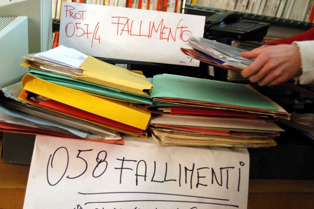 Per dichiarare il fallimento il giudice può motivatamente non tenere conto dei bilanci depositati tardivamente