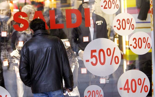 Saldi: avvio stabile nella prima settimana, ma condizionato dal meteo