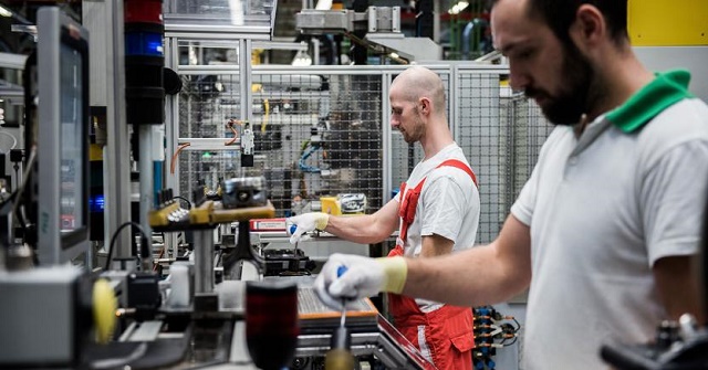  Crescita record in sei anni del PMI manifatturiero italiano a causa della forte espansione della produzione