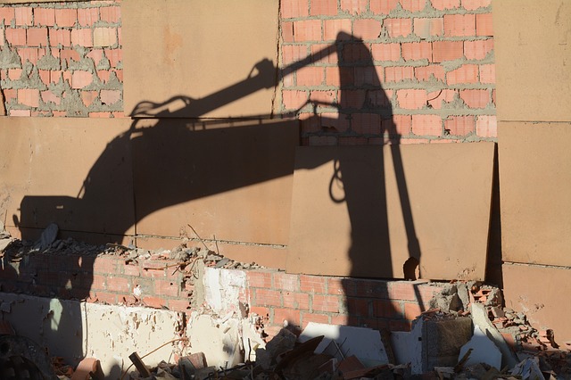 Abusi edilizi: sequestro e illegittimità dell’ordine di demolizione