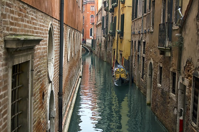 Attrattive o vulnerabili? Come cambia la geografia del turismo in Italia ed Europa nell’Atlante di Prometeia