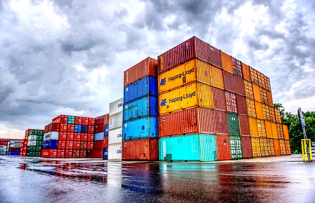 Commercio estero: diminuzione per import ed export