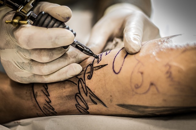  Mestieri artigiani: non c’è crisi per tatuatori e giardinieri