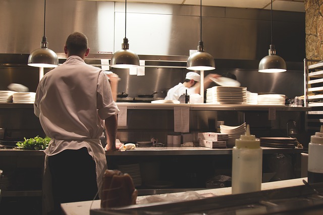  Resta positivo il saldo tra assunzioni e cessazioni nei primi quattro mesi del 2018 rispetto allo scorso anno