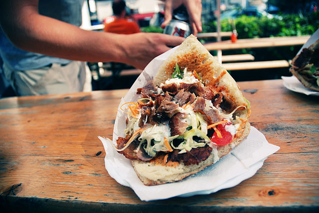  Pizza, fritti e kebab non conoscono crisi: in Italia un business per 40mila imprese, ma 1 su 2 chiude entro 5 anni