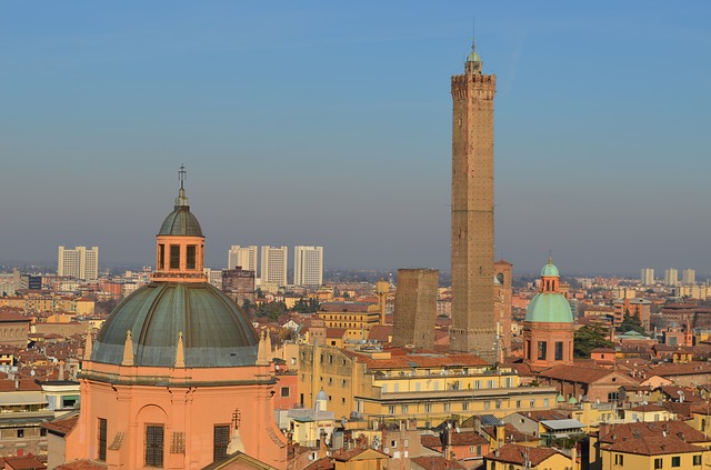  Contraffazione: Bologna è settima in Italia per numero di sequestri di merce falsa