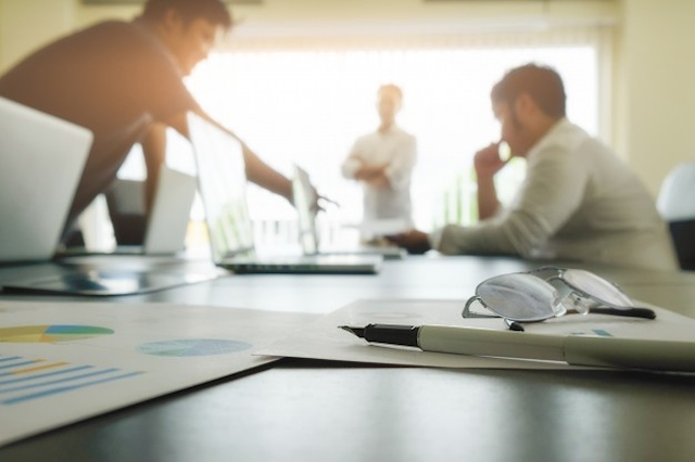 IHS Markit PMI: torna a crescere l’attività del terziario di novembre