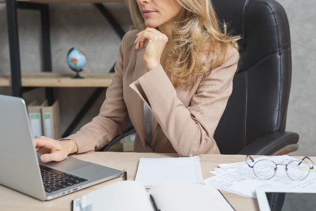 Il lavoro? Per le donne deve portare più reddito e più sicurezza. Ma nell’accesso al credito sono trattate peggio degli uomini