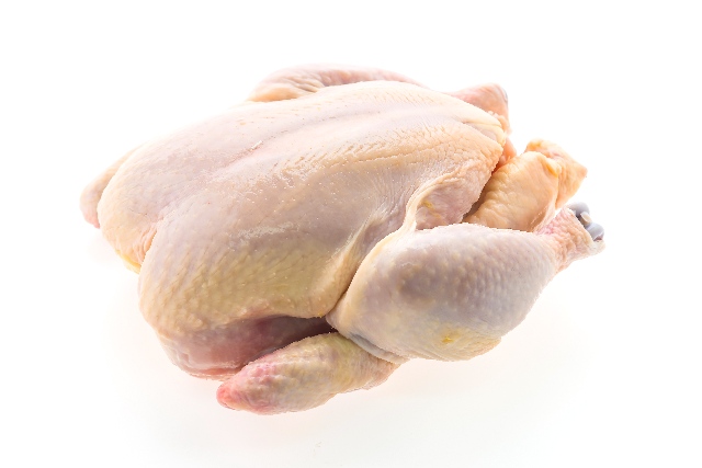  Prezzi all’ingrosso: chiusura d’anno in calo per pollame, burro e panna. Aumenti per agnello ed olio di oliva