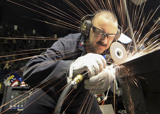 Istat: crollo del fatturato e degli ordinativi dell’industria