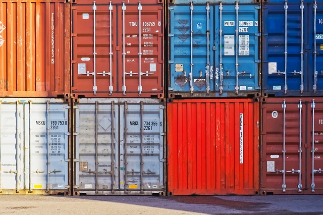 Istat: ad aprile export e import in crescita