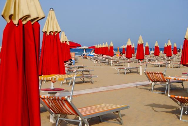 Turismo: Assoturismo-CST, prenotazioni a rilento, per l’estate 2019 previste 2 milioni di presenze in meno