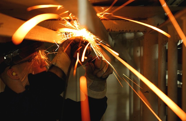 Lavoro: crescono i contratti nel mese di settembre. Più dinamiche le medie imprese