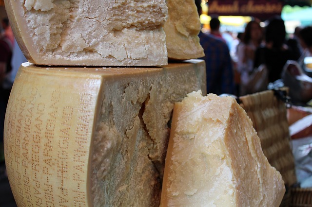  Grana e Parmigiano, calo dei prezzi dopo oltre un anno