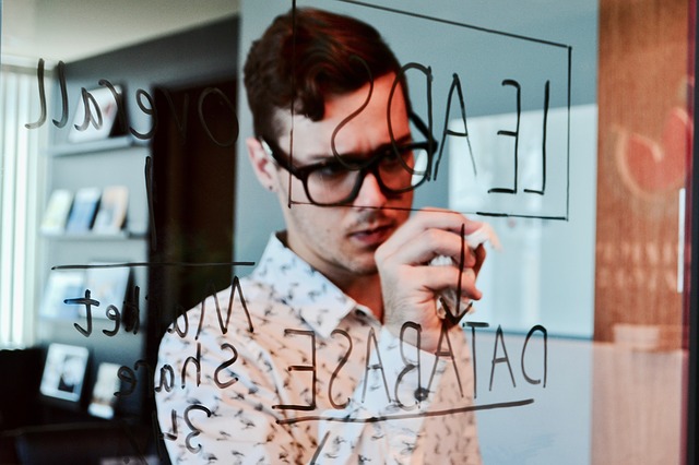  5 consigli per una strategia vincente di Lead Management (e per non far litigare i reparti sales e marketing)