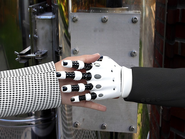  Nel 2020 due aziende su tre utilizzeranno i robot per le attività più ripetitive e pericolose