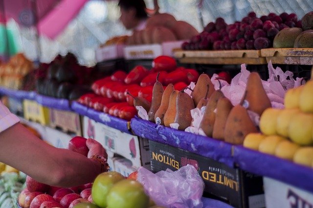 A febbraio positivo il commercio al dettaglio. Crescono soprattutto gli alimentari