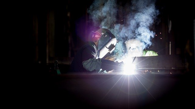 IHS MARKIT PMI: contrazione record della produzione manifatturiera italiana dovuta alle chiusure aziendali per via del Covid-19
