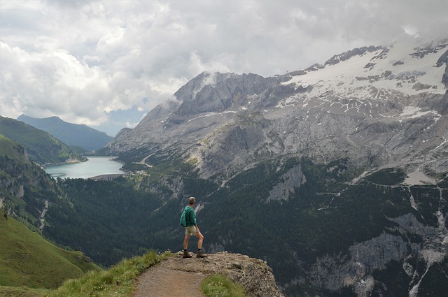  Le micro vacanze dell’estate del Covid: più montagna e meno città d’arte, tiene il mare