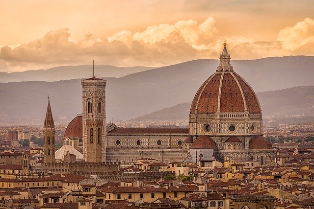  Assoturismo – CST, nel fine settimana segni di vita da mare e montagna, ma nelle città d’arte vuota una camera su due