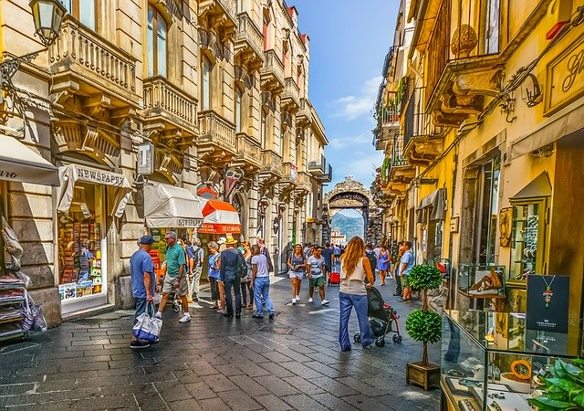  Senza i turisti stranieri crolla il lusso