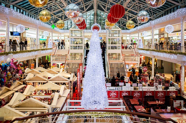  Confesercenti – SWG, shopping natalizio alla fase finale, il 54% degli italiani comprerà regali nei prossimi 10 giorni