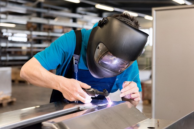 IHS Markit PMI: la crescita del manifatturiero italiano a giugno rimane vicina a livelli da record