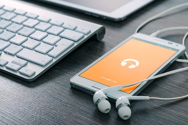  Cresce la spesa in contenuti digitali in Italia: nel 2021 Musica, Podcast e Audiolibri raggiungono i 240 milioni di €; News online a quota 73 milioni