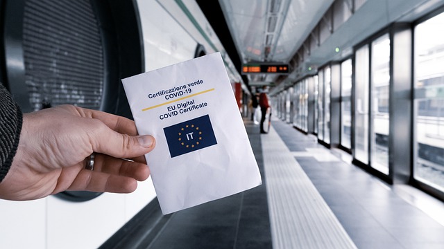  Green Pass: Confesercenti – SWG, consumatori divisi. Per due italiani su tre renderà gli acquisti nei negozi più sicuri