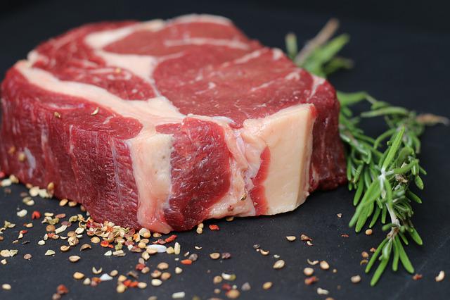  Alimentari: Assomacellai Confesercenti, crollo anomalo delle vendite di carne in macelleria, fino a -15% rispetto ad estate 2021