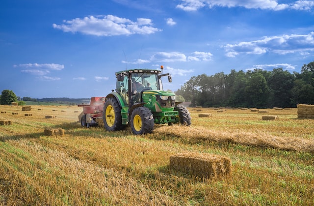  Osservatorio sul Mondo agricolo: diminuiscono aziende (-1,6%) e lavoratori dipendenti (-1,5%). In lieve diminuzione (-1%) anche i lavoratori autonomi