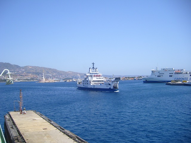 Trasporto merci, contributi per l’attraversamento dello Stretto di Messina