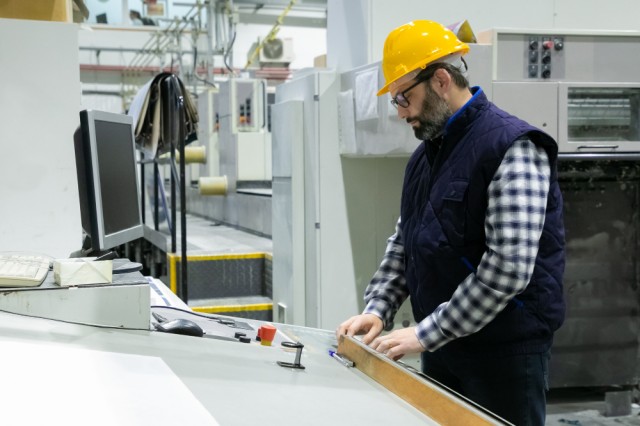  HCOB PMI®: il settore manifatturiero italiano ha segnalato il primo miglioramento delle condizioni operative in un anno