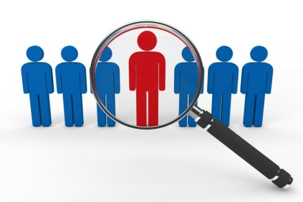 Lavoro, l’Italia cerca 3,3 milioni di persone entro il 2029: crolla l’ICT, boom nei servizi tradizionali