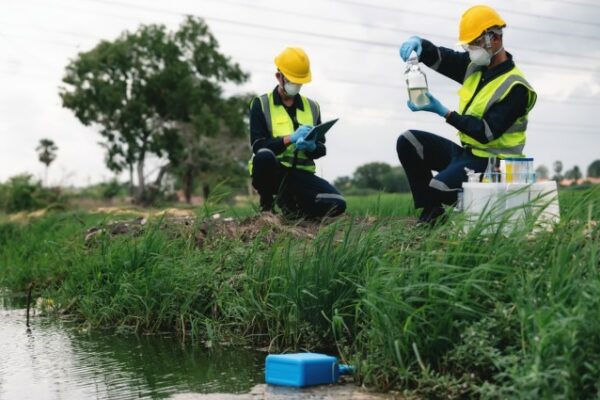 Allarme danni ambientali, in Italia più del 70% sono causati dalle imprese: ecco il decalogo per la tutela delle risorse naturali