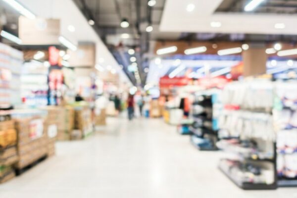 Vendite al dettaglio in calo ad agosto: -0,3% in volume, tiene solo il valore