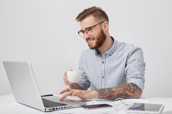 Lavori online: come distinguere offerte reali da truffe