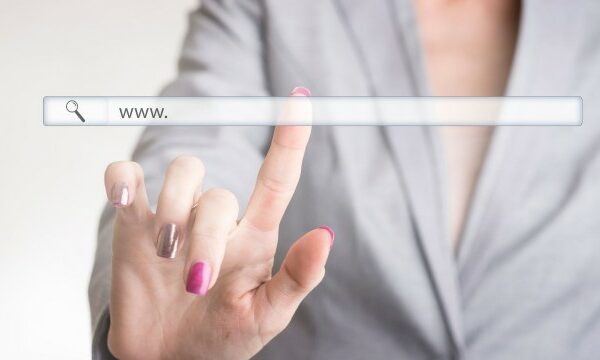 Siti web delle aziende italiane: di difficile lettura contesti lunghi e sintassi articolata, ma con un buon livello di comunicazione digitale e user experience