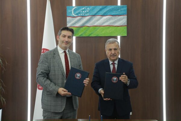 Gabriele Carboni firma in Uzbekistan